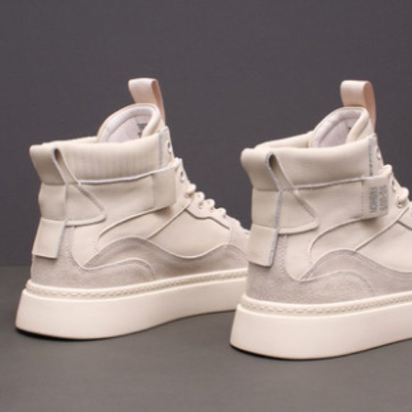 Casual leather board shoes in autumn and winter